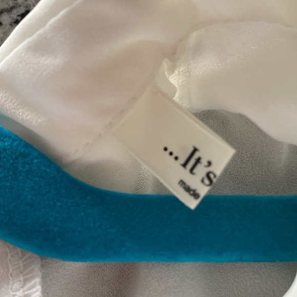 Top Chiffon With Daisy Appliqués - Picture 11 of 12